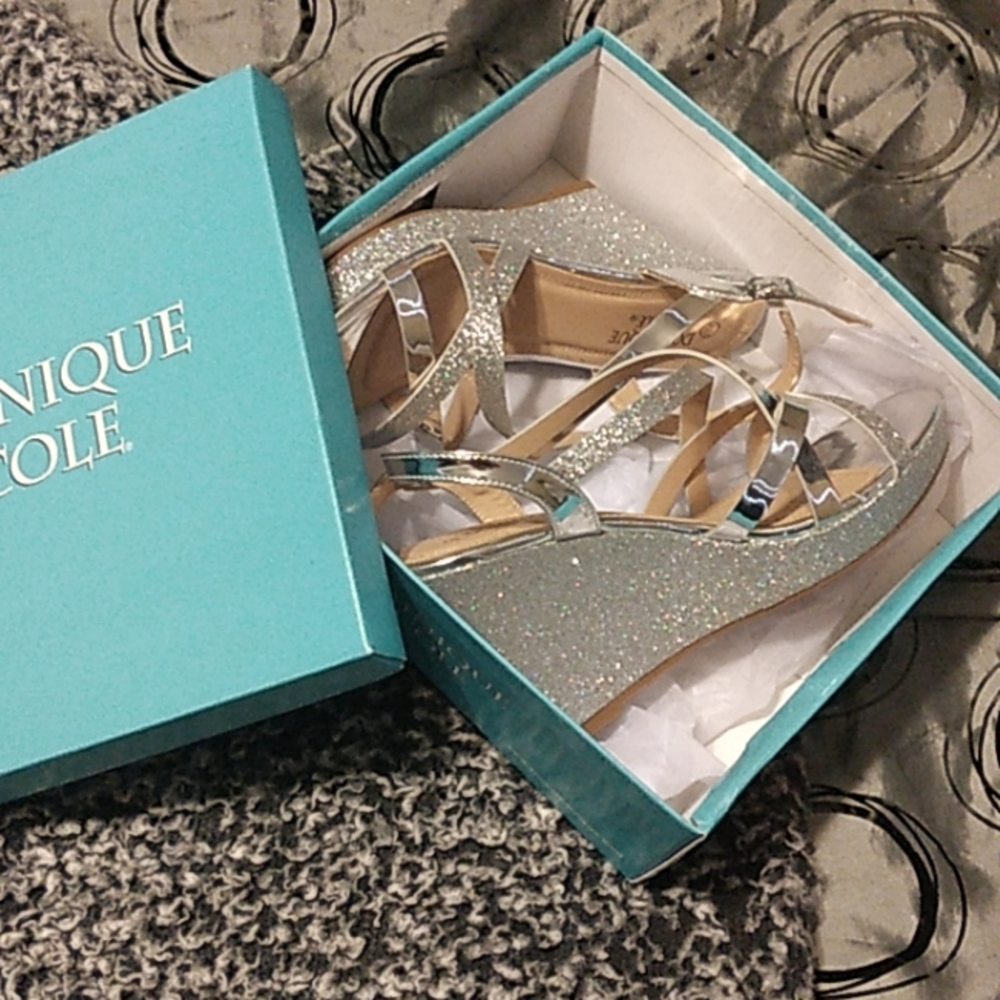 Dominique Nicole wedge heels